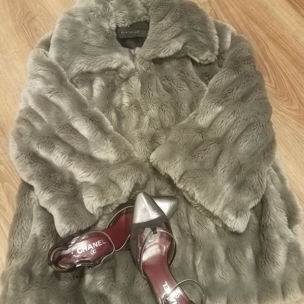 ELIE TAHARI faux fur coat with pockets